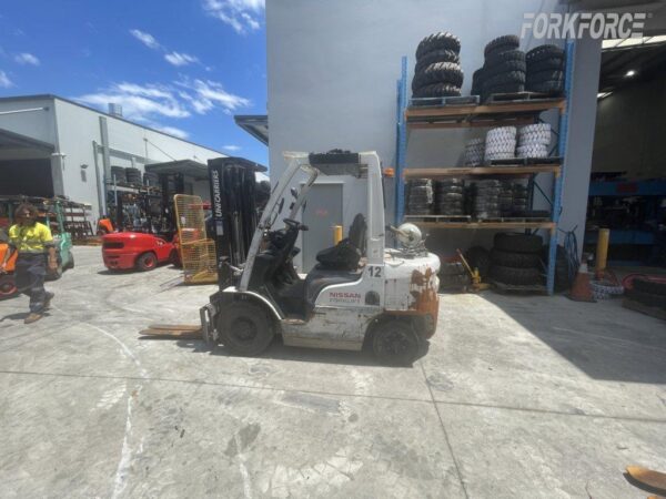 Used Nissan 2.5T LPG Forklift - Image 2