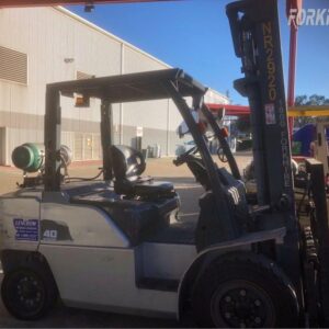 Used Nissan J1F4A40DU 4T LPG Forklift